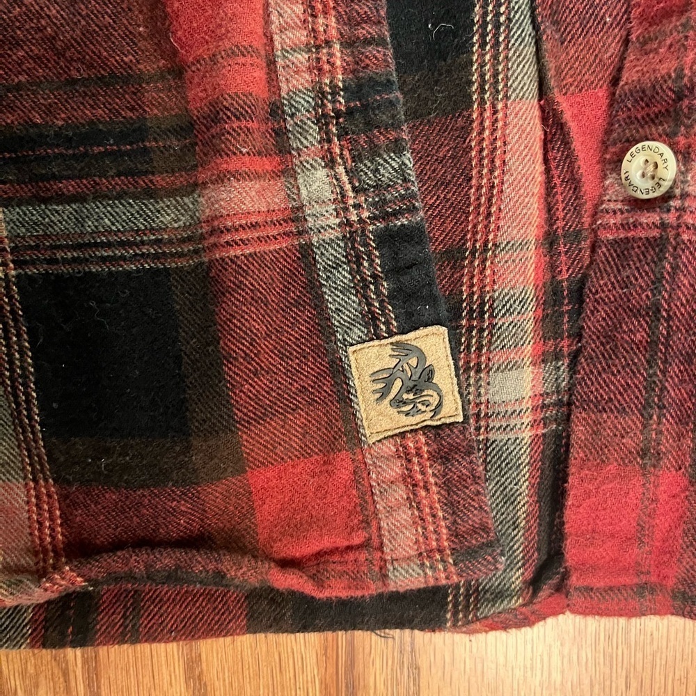 Men’s Legendary Whitetails Red and Black Flannel - Picture 4 of 7